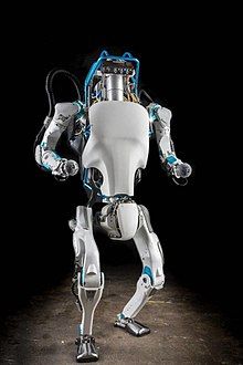 张黎明团队研发的国产机械臂投用人工智能配网带电作业机器人实现国产